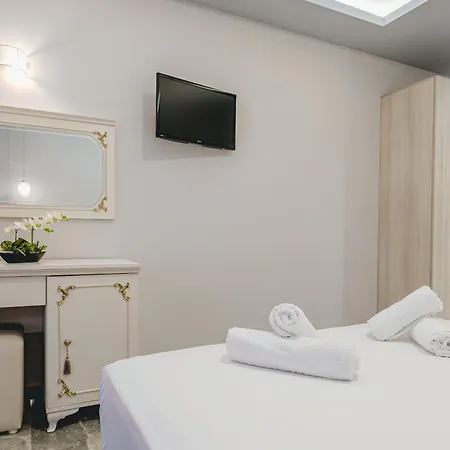 Апарт-отель Christina 4*