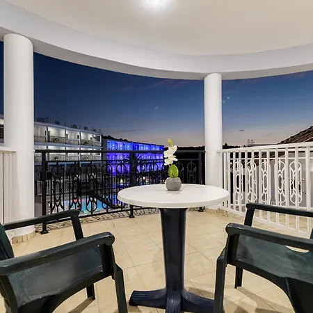 Christina Апарт-отель 4*