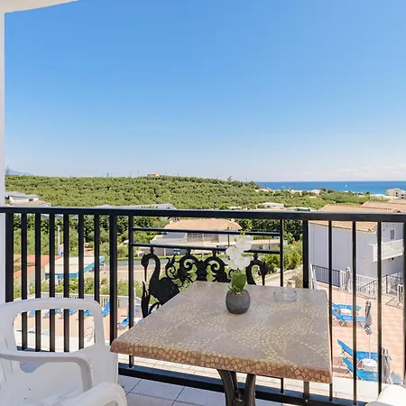 Christina Апарт-отель Циливи