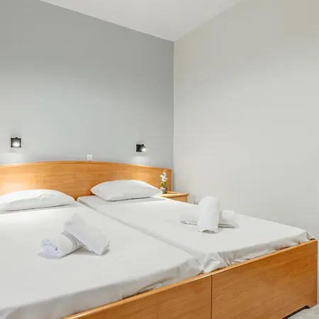 Christina Апарт-отель