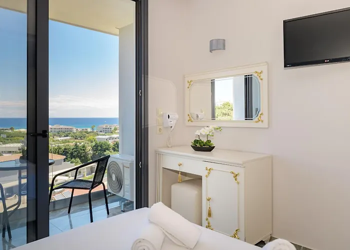 Aparthotel Christina 4*