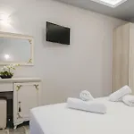 Apart-hotel Christina 3*