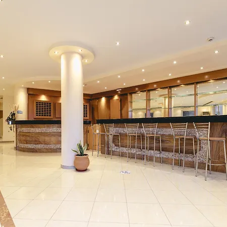 克里斯蒂娜公寓酒店 3* 蒂锡利维